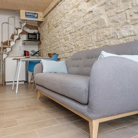 Duplex With Exposed Stone Heart Of 3rd Arrondissement Near Part-dieu アパート リヨン